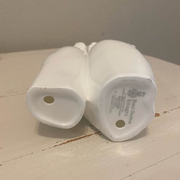 Royal Doulton Bone China Sisters 1983
A collection of hand made sculptures - Picture 6 of 10